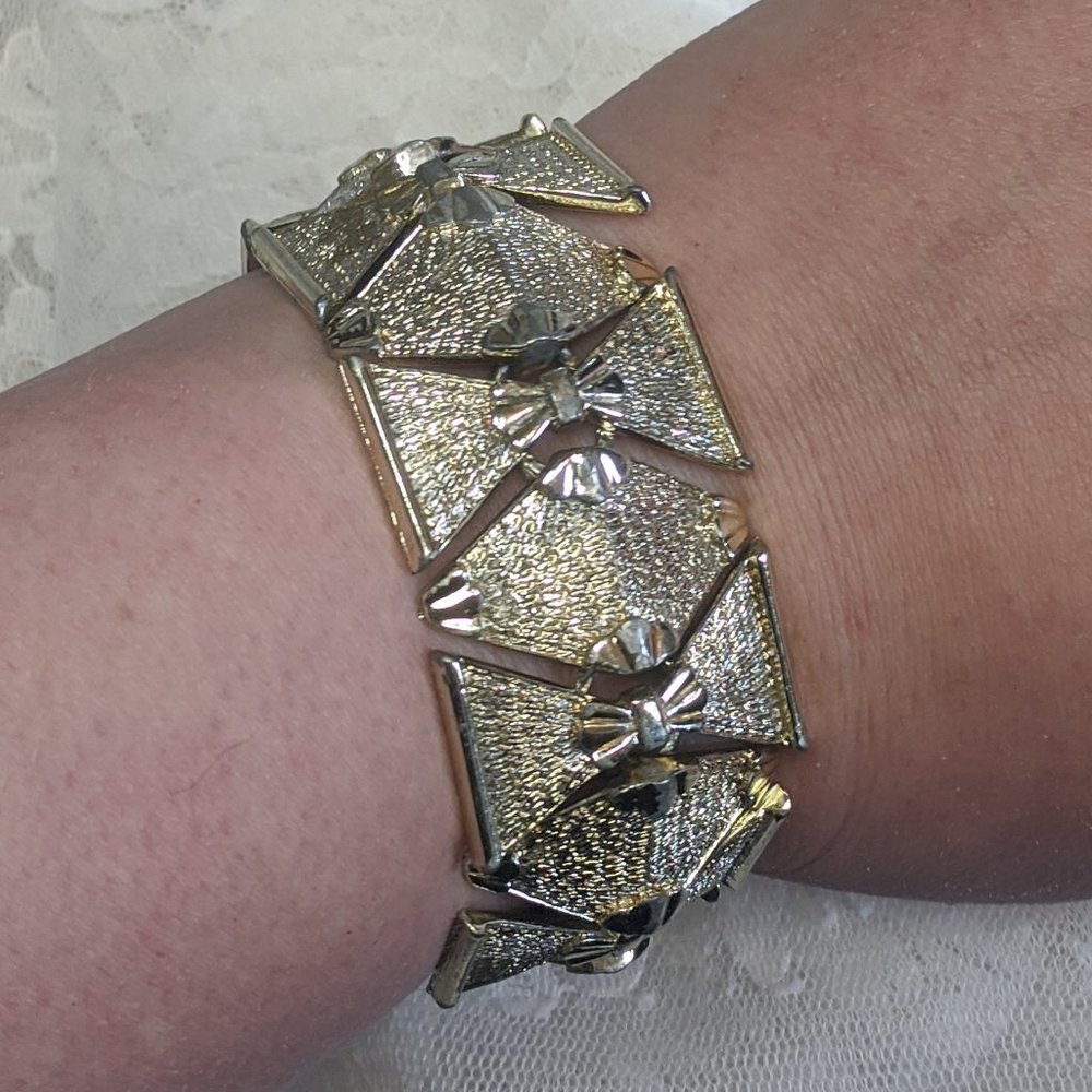 Vintage Pegasus Coro wide geometric bracelet